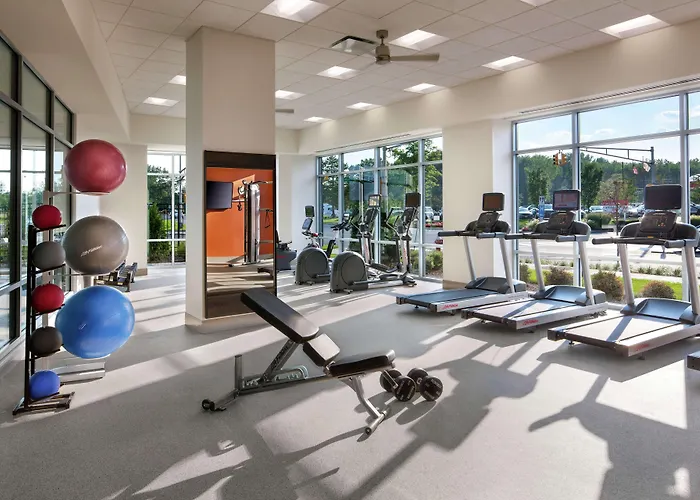 Hampton Inn & Suites Teaneck/Glenpointe